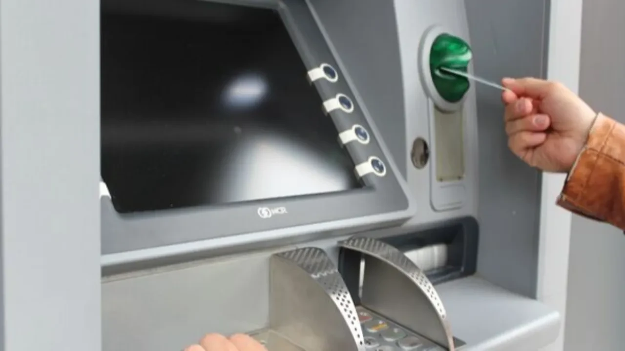 Енді басқа картаға 500 мың теңгеден жоғары ақша аударғанда ЖСН көрсету керек болады