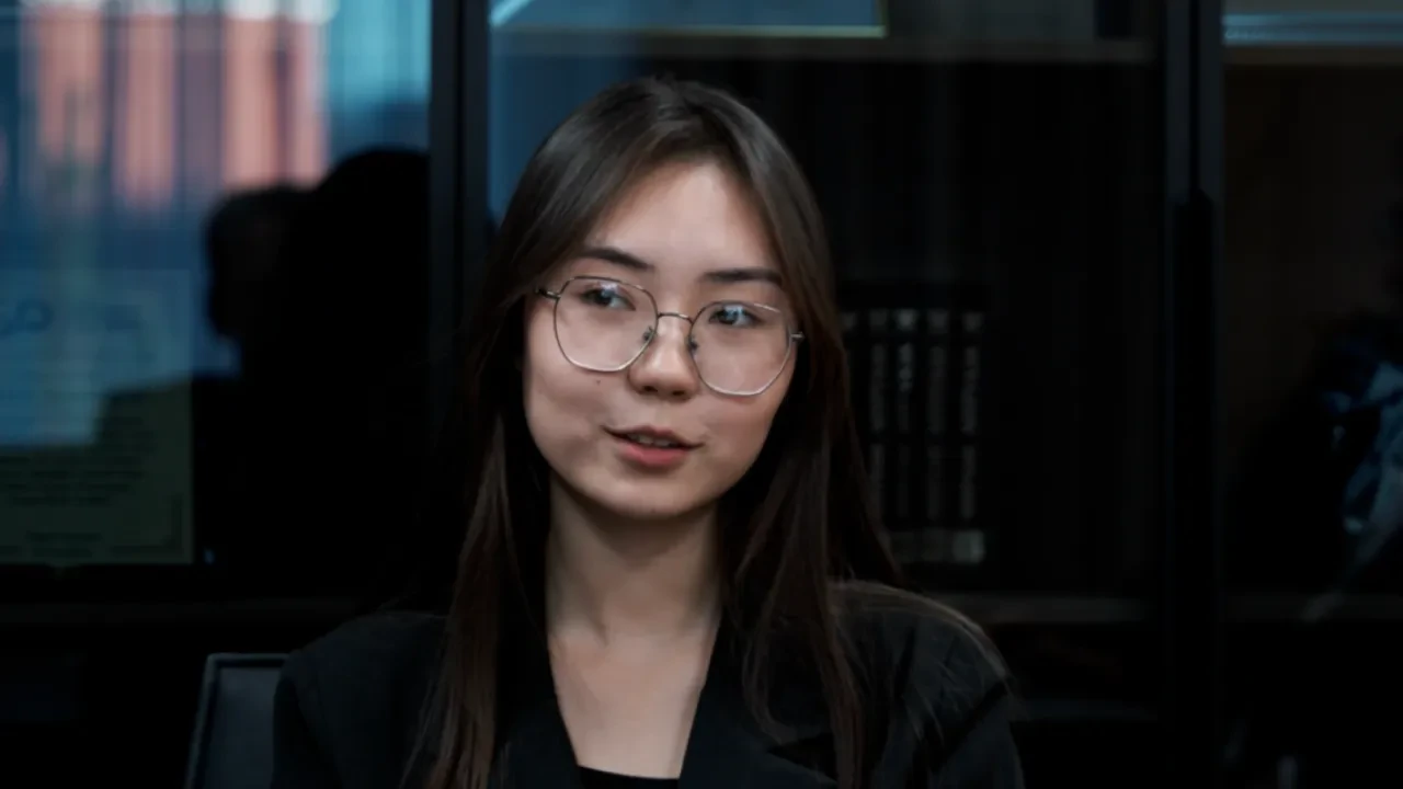 ҰБТ-дан 140 бал жинаған БИЛ түлегін "Білім-Инновация" ХҚҚ президенті қабылдады