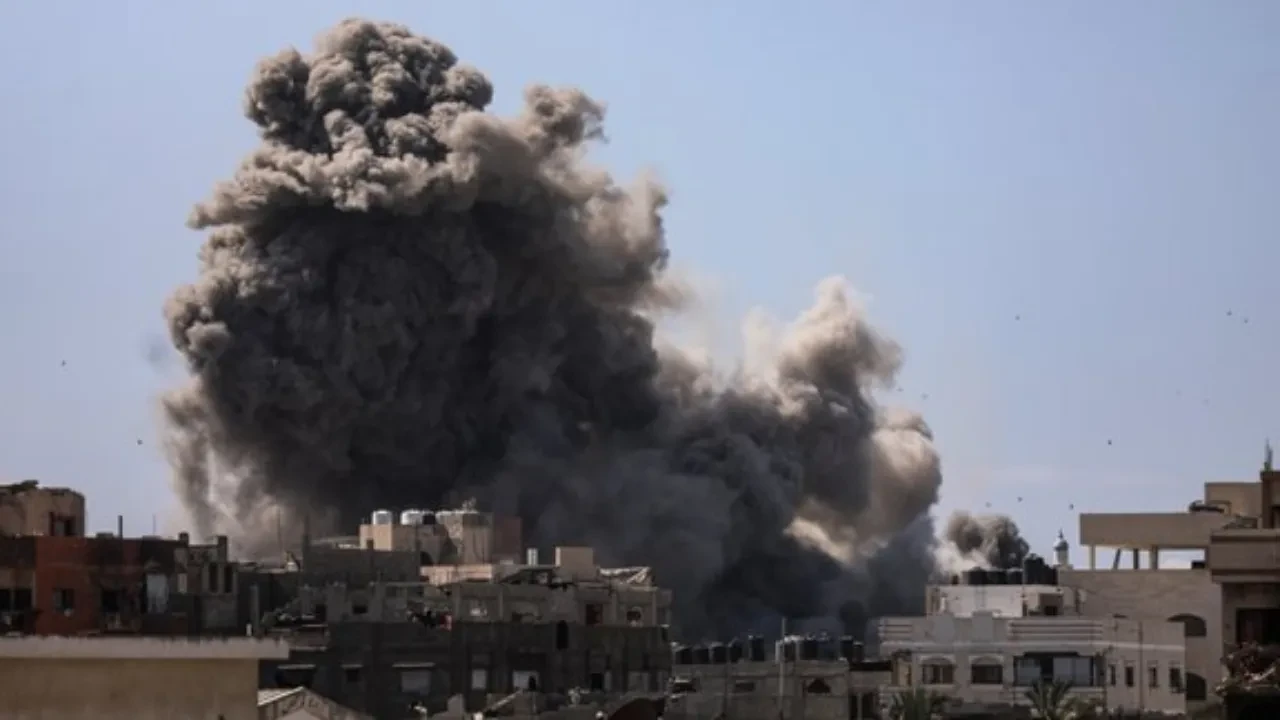 Израиль әскері Газаға әуе соққыларынан кейін атысты тоқтату режиміне қайта оралды