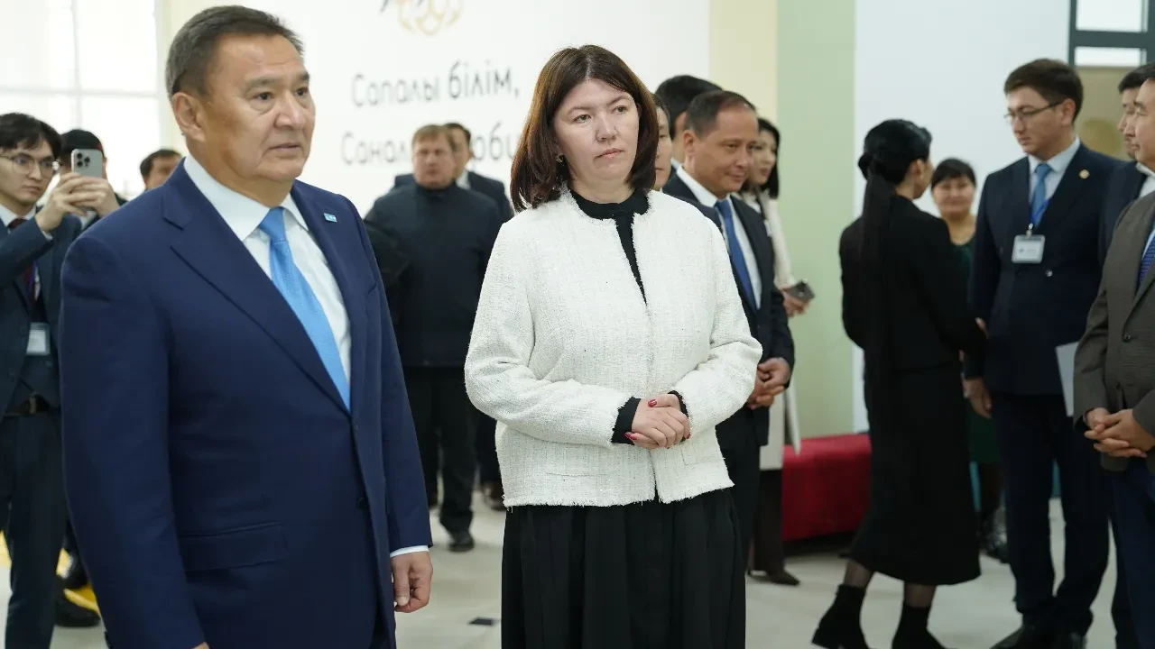 Оқу-ағарту министрі мен облыс әкімі Көкшетаудағы БИЛ-дің жаңа ғимаратын аралап көрді