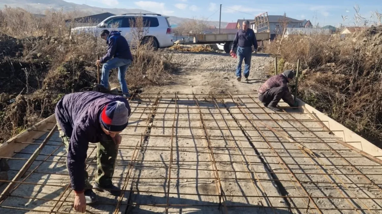 Өскемен тұрғындары бар болғаны 880 мың теңгеге асарлатып көпір салып алған