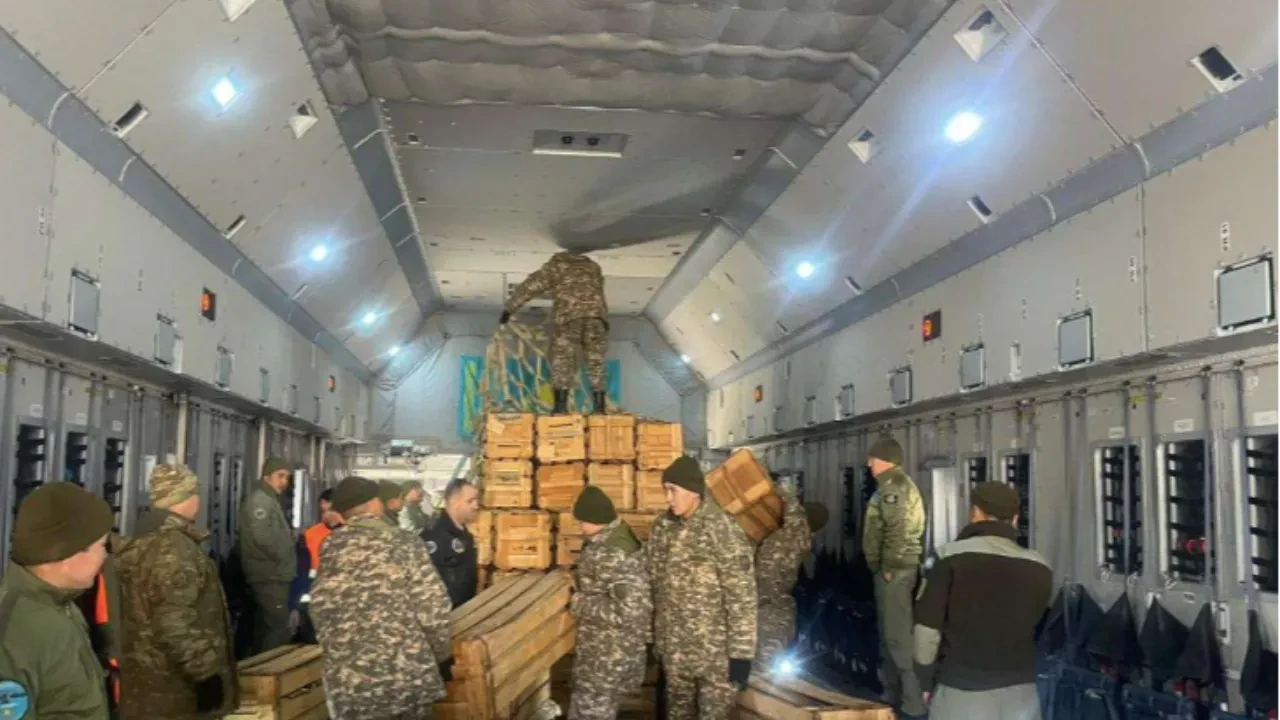 Казахстан направил гуманитарный груз в Афганистан