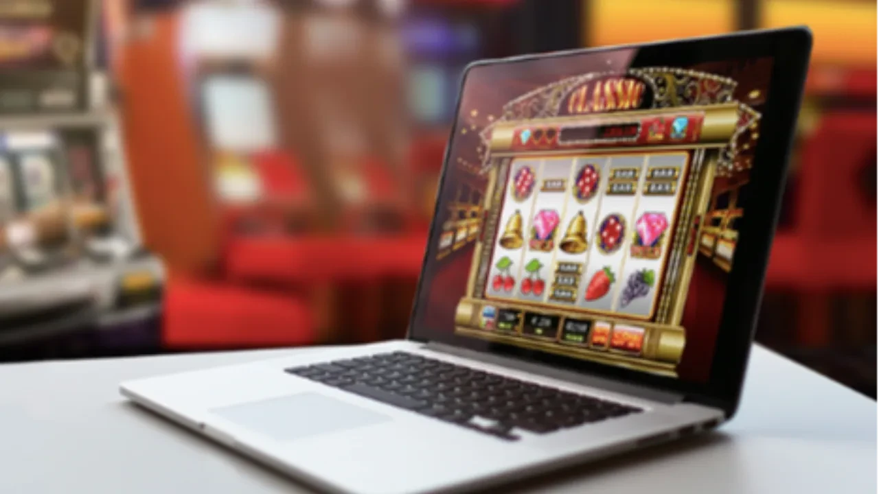 Блогер с экстремистским прошлым разыскивается в Казахстане за рекламу азартных игр