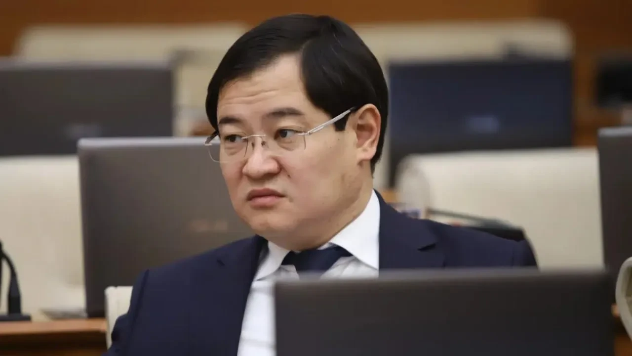 Стало известно, когда казахстанцы смогут оформлять автомобили в лизинг