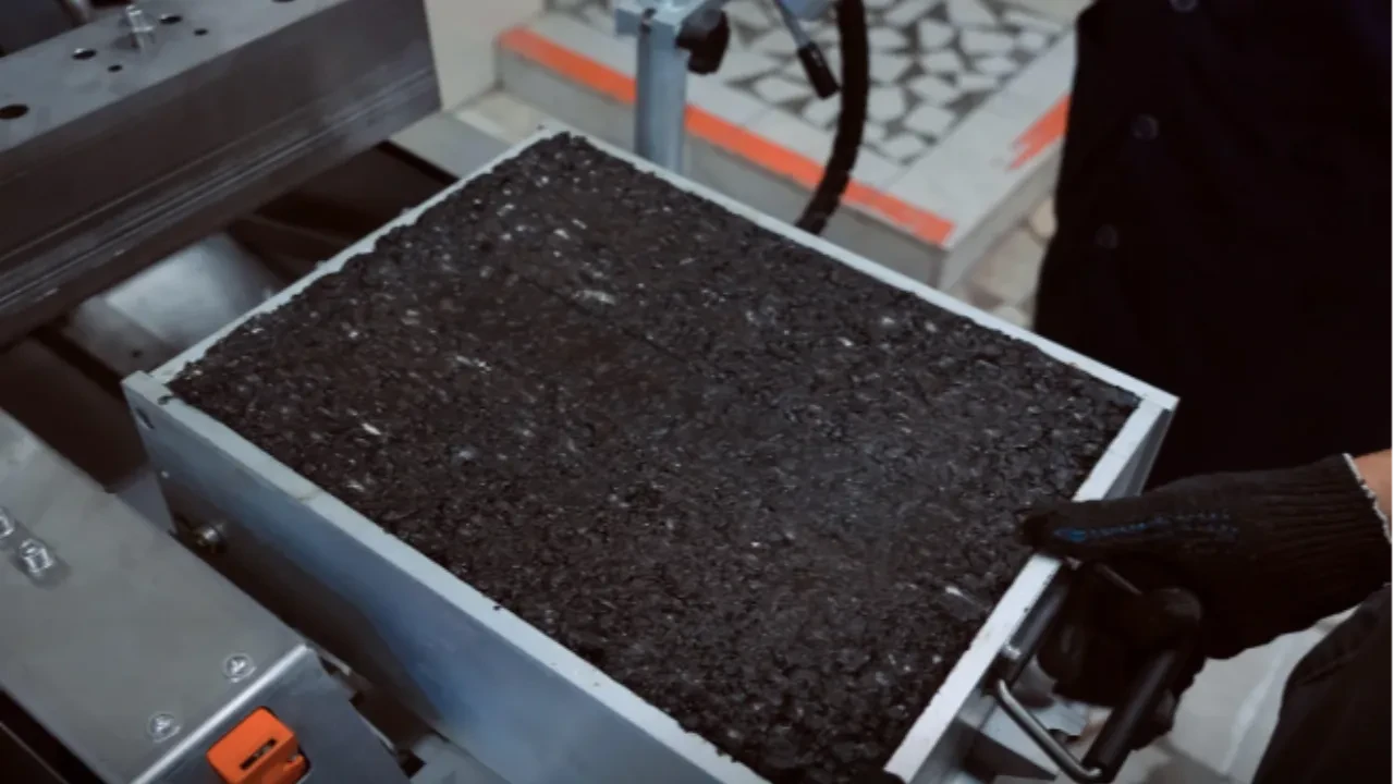 В Казахстане предложили перерабатывать старый асфальт для новых дорог