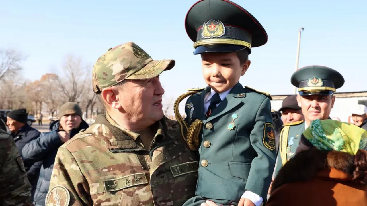 Қорғаныс министрі Жамбыл облысының әскери бөлімшесін тексерді