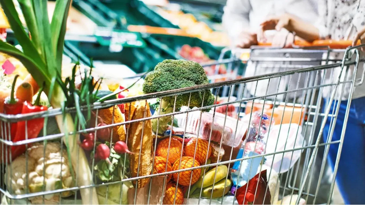 Почему продукты в Астане дороже: объяснение Минторговли