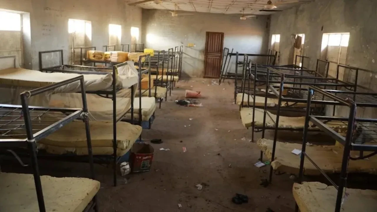 Нигерияда қарулы топ 25 мектеп оқушысын ұрлап, мұғалімдерін өлтіріп кетті