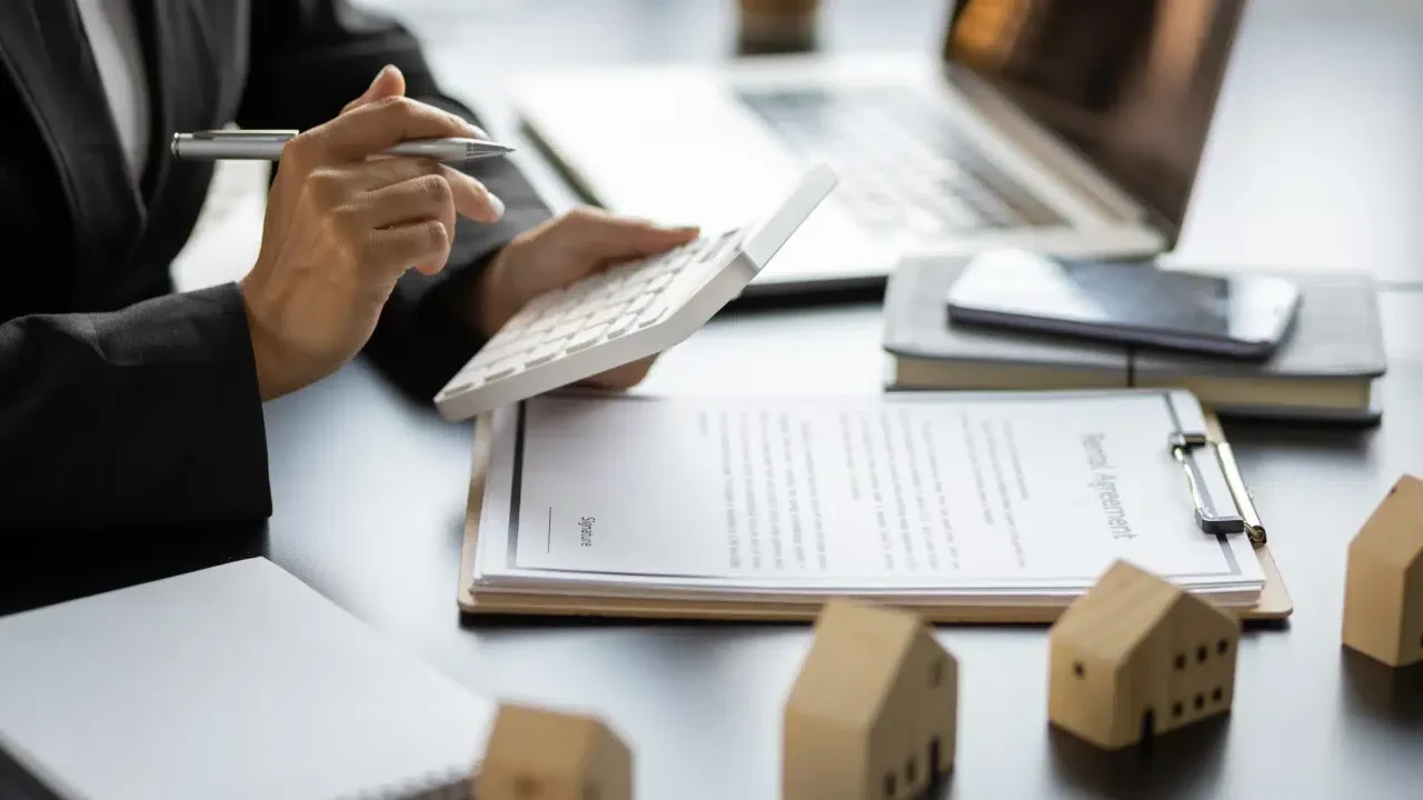 Бизнесу дали отсрочку: в Казахстане решили не спешить с переоценкой имущества