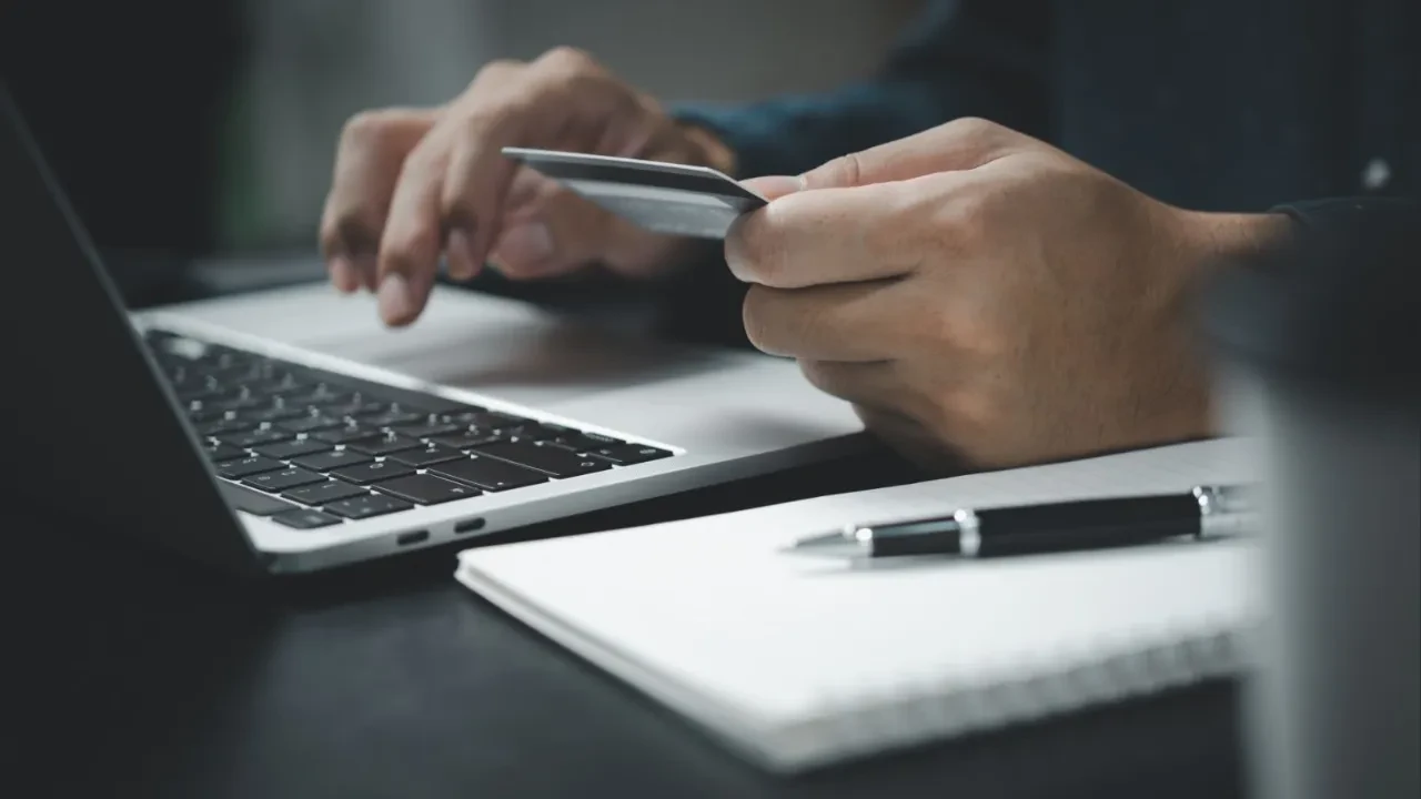 Қостанай облысында азаматтың атына бір сағатта 7 несие рәсімделген (ВИДЕО)