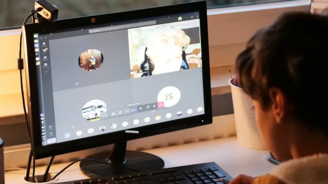 Сильные морозы в Астане: школьники переходят на дистанционный формат