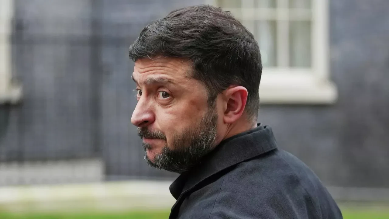 Зеленский Ресейге “жер беру” мәселесі референдумда қарастырылуы мүмкін екенін айтты