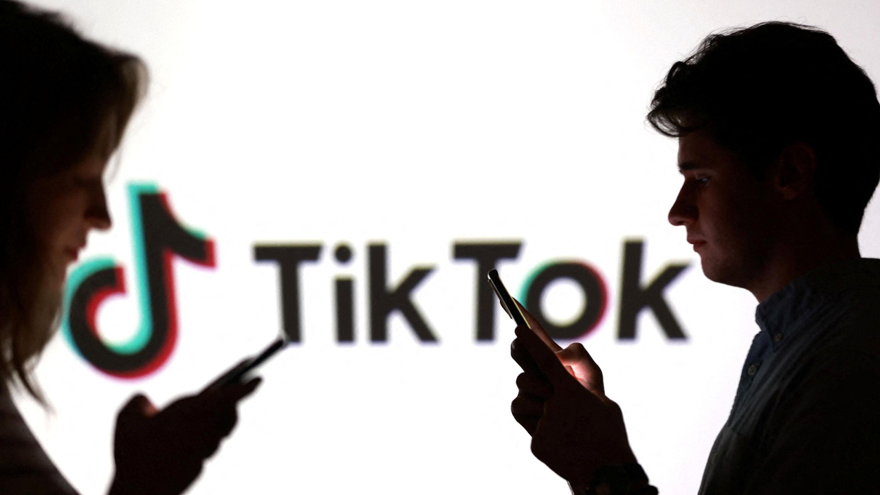 TikTok Agrees to Sell Assets to U.S. Investors