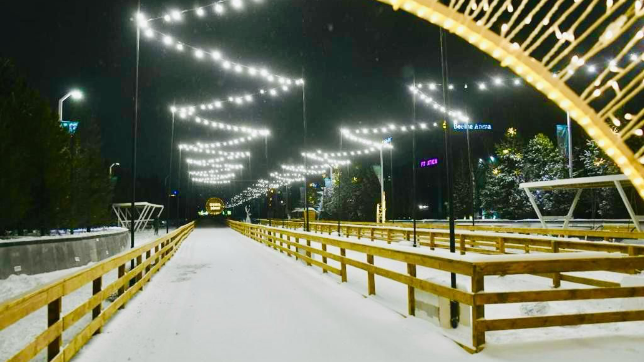 Новогодние катки в Астане закрыли из-за теплой погоды