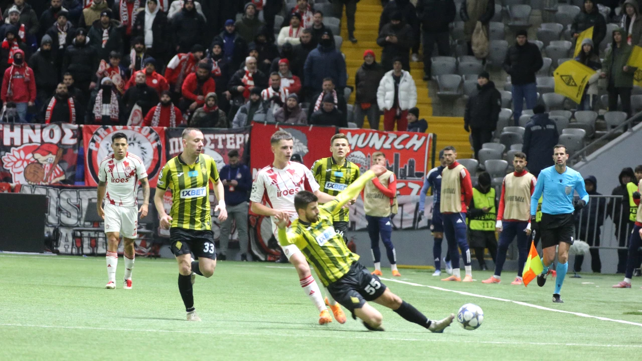 "Қайрат" - "Олимпиакос" матчынан фоторепортаж