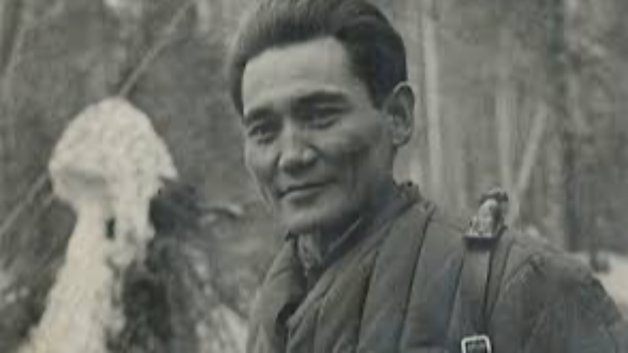 Бауыржан Момышұлына «Халық қаһарманы» атағы берілді