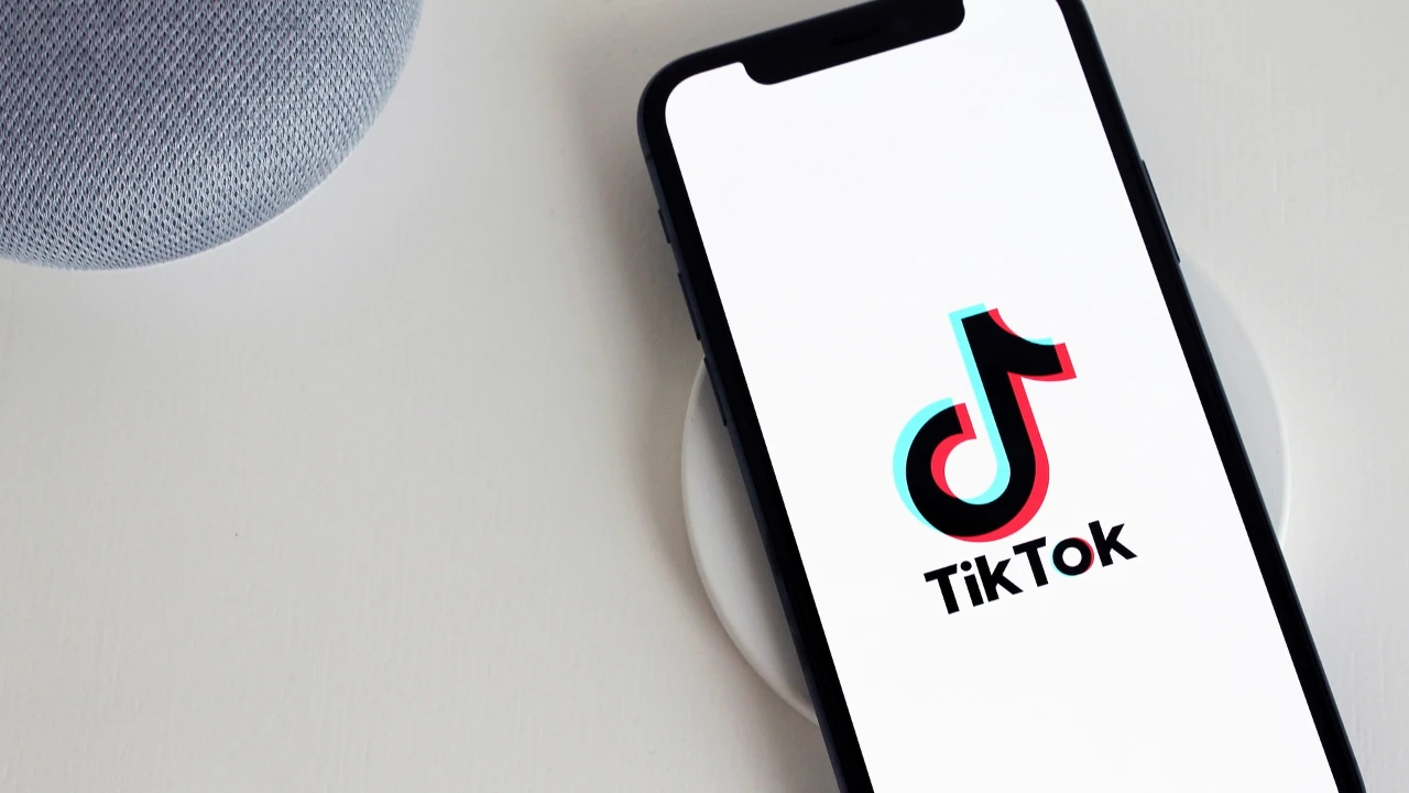 TikTok АҚШ-та жұмысын жалғастыру үшін инвесторлармен келісімге қол қойды
