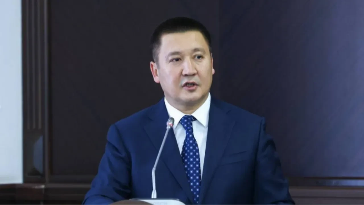 «У меня два высших образования»: аким Павлодарской области объяснил журналистам экономические показатели