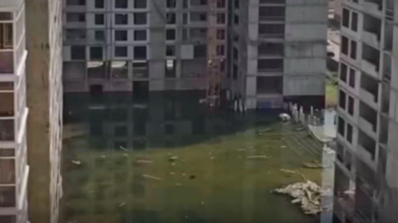 ЖК в Астане ушёл под воду — возбуждено уголовное дело