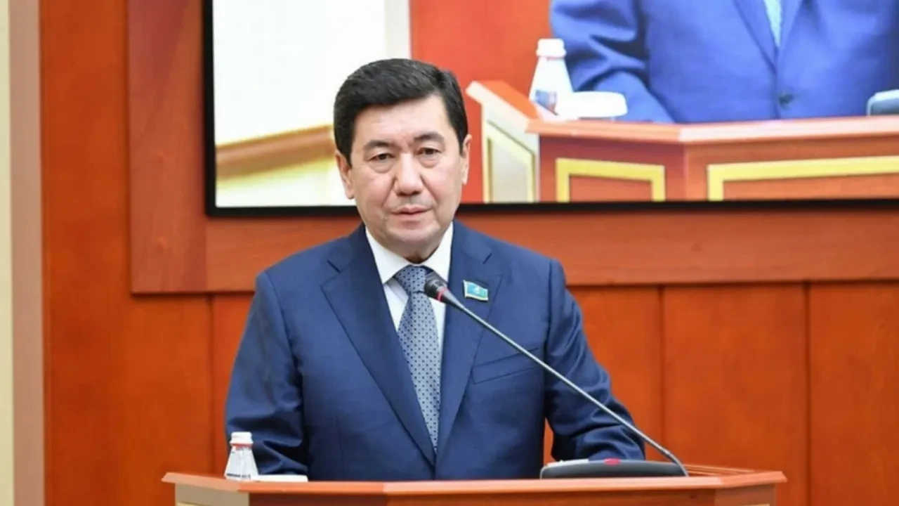 Қошанов: Үкімет Мәжілісте қарсы болған түзетулерді Сенатта қолдайды