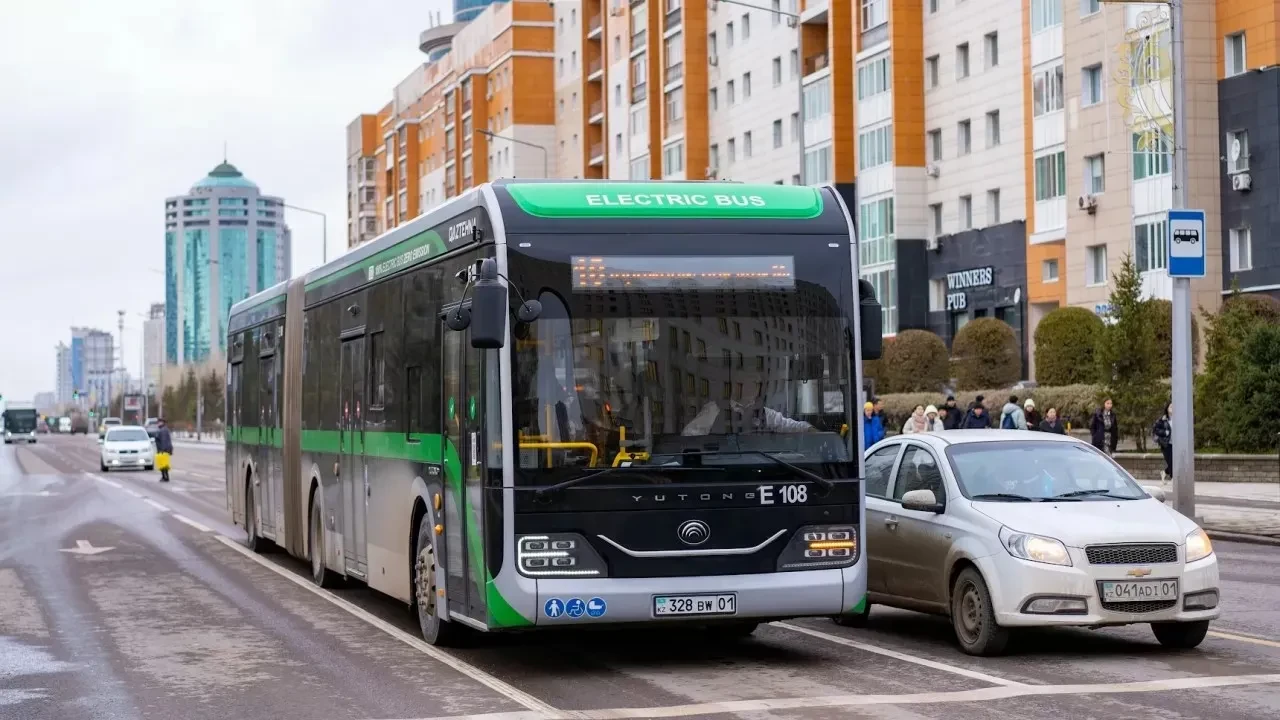 Астанадағы автобустарға көлік жүргізушілерін бақылау үшін бейнекамера орнатыла бастады