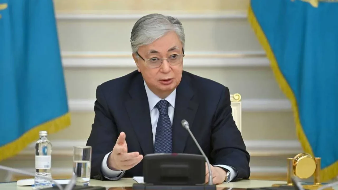 Тоқаев дәрігерлерге күш қолданғандарды қатаң жазалау ұсынысын қолдады