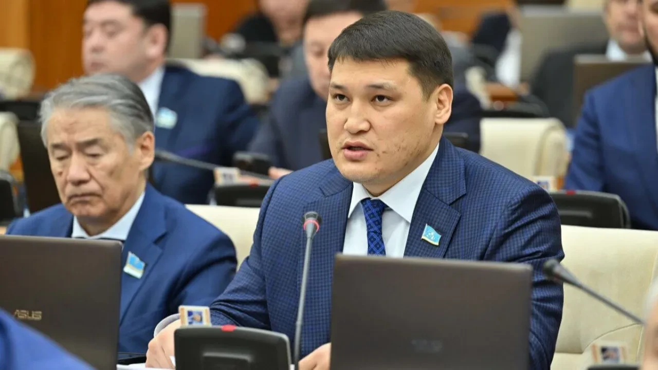 Шымкент әкімінің орынбасары Руслан Берденовке қастандық жасау ісі бойынша сот басталды