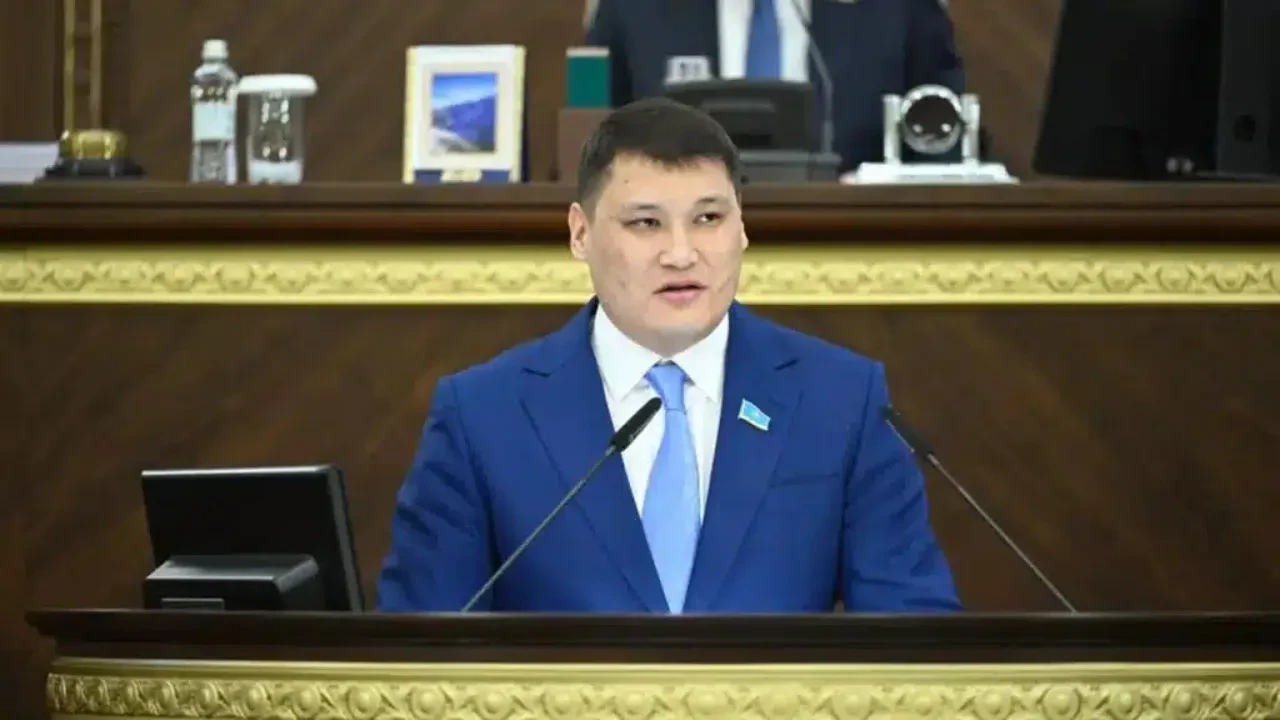 Руслан Берденов: Басымнан атты, бұғып қалдым