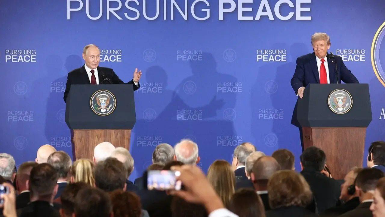 «Ілгерілеу бар, бірақ әлі келісімге келмедік». Путин мен Трамп Аляскадағы келіссөздерді аяқтады