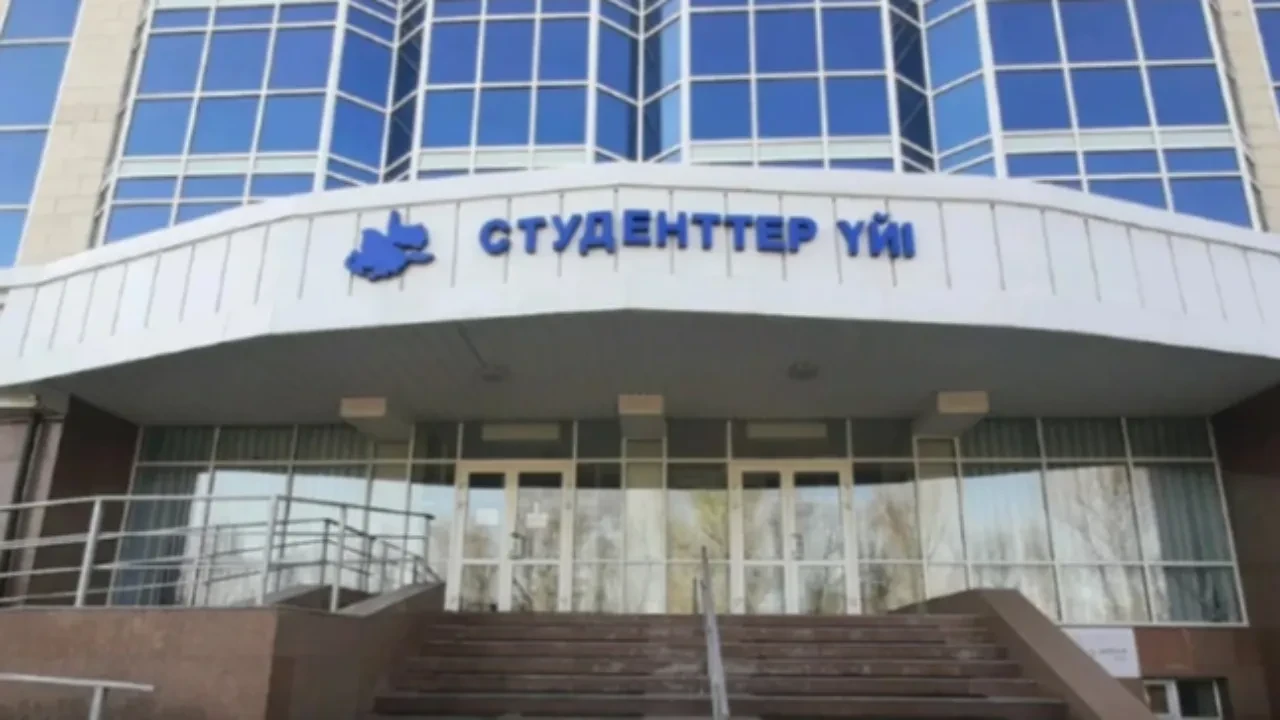 "Ни один студент не останется на улице": Саясат Нурбек о решении проблемы с общежитиями