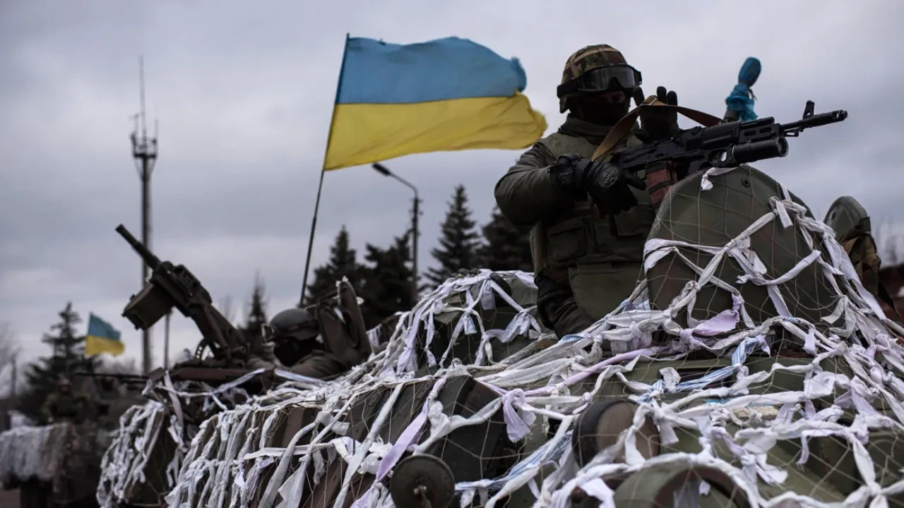 "Бұл соғыстың нүктесін келіссөз емес, қару қоятын секілді" – сарапшы