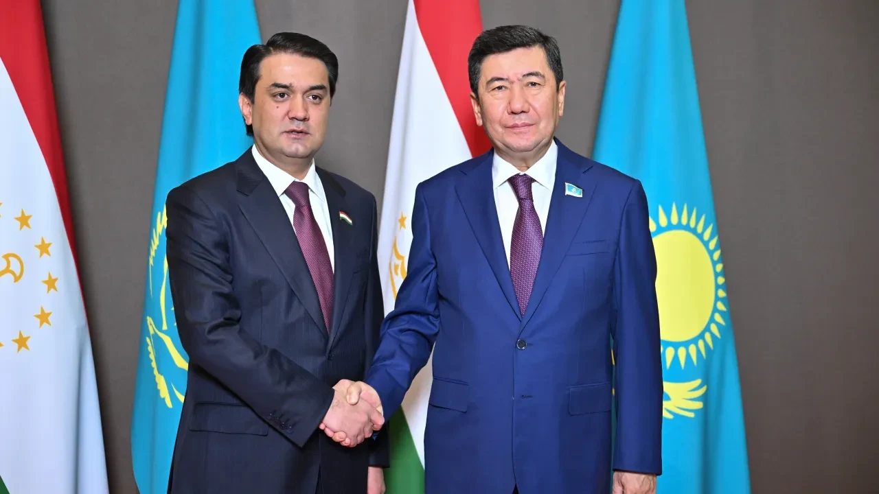 Мәжіліс төрағасы Тәжікстан Парламенті жоғарғы палатасының басшысымен кездесті
