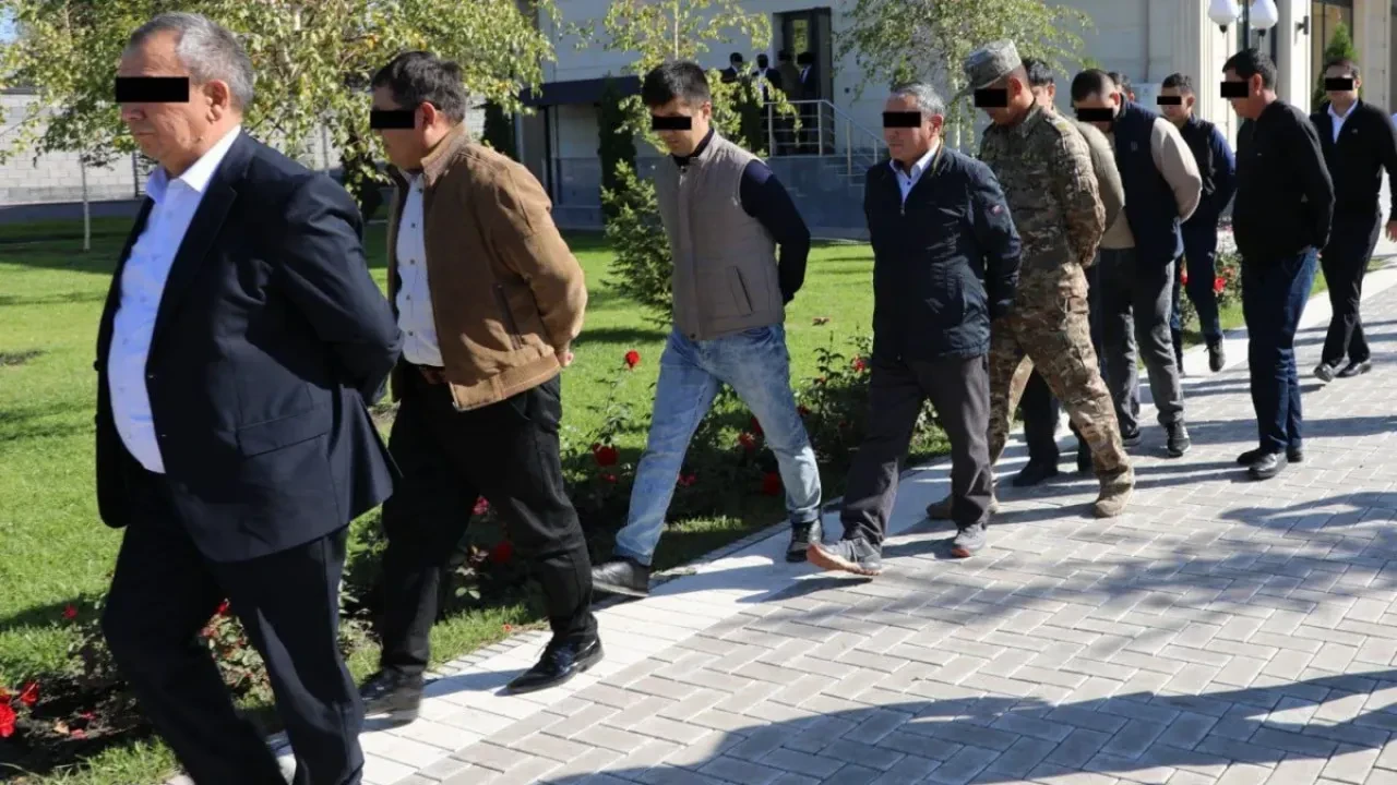Қырғызстан–Қазақстан шекарасында 24 мемлекеттік қызметкер ірі коррупциялық схема бойынша ұсталды