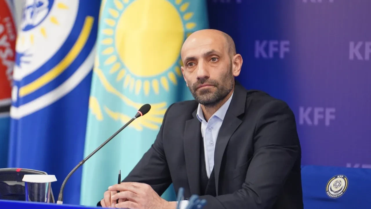 Ұлттық құрама Бельгиядан ірі есеппен ұтылып, бас бапкер қызметінен кетті