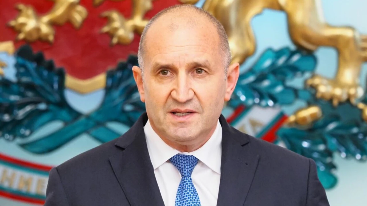 Болгария Президенті отставкаға кететінін жариялады