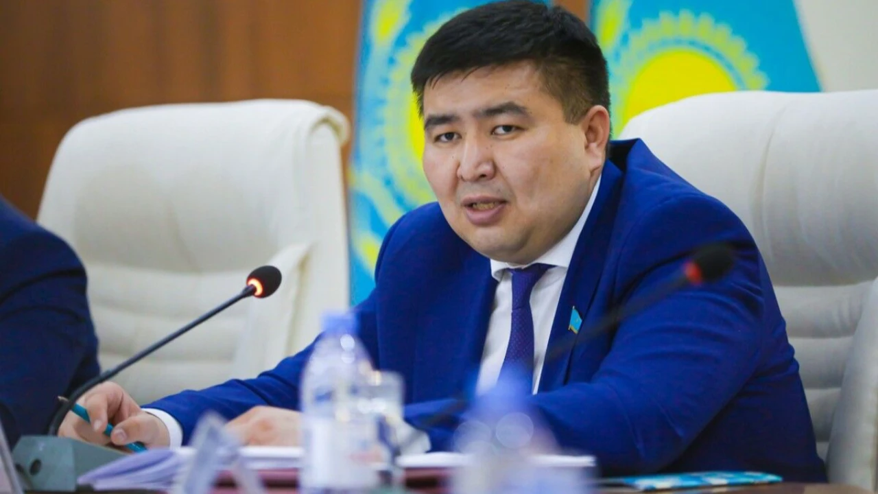 Кинотеатрлар монополиясы: Қазақ киносы неге қарызға батып жатыр?