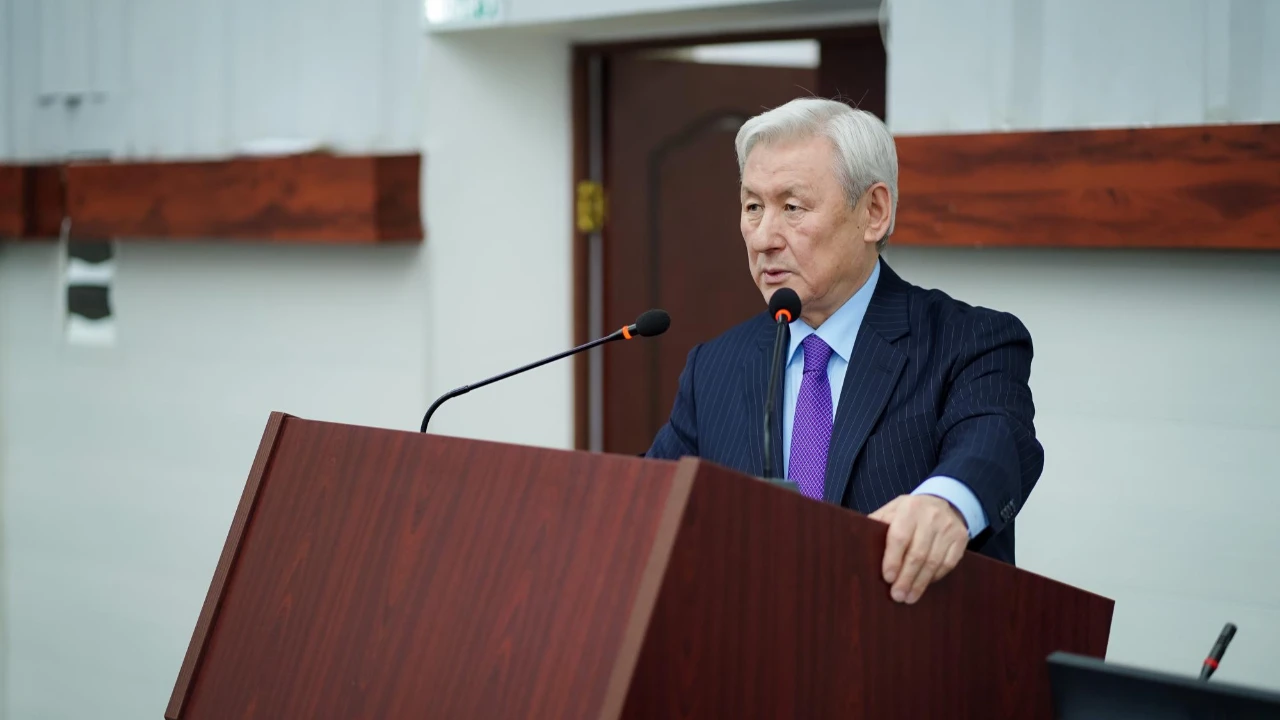 Принципы научной деятельности должны быть регламентированы Конституцией