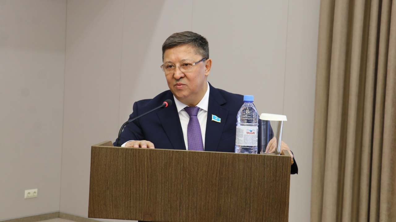 Шекара белдеуіндегі 3 мыңнан астам жер телімі жеке меншікте қалып отыр – Сенатор дабылы