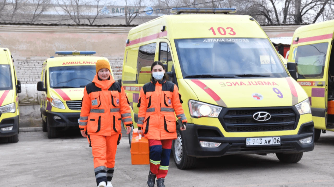 Қазақстанда медицина қызметкерлерінің жалақысы өсті: Кімдердің табысы артты?