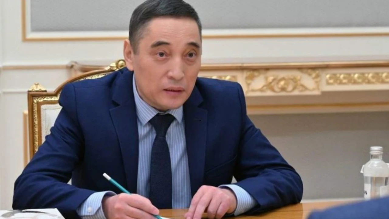 Белгілі журналист Конституциялық комиссия отырысында білім және тәрбие жүйесіндегі зайырлылық туралы мәселені көтерді