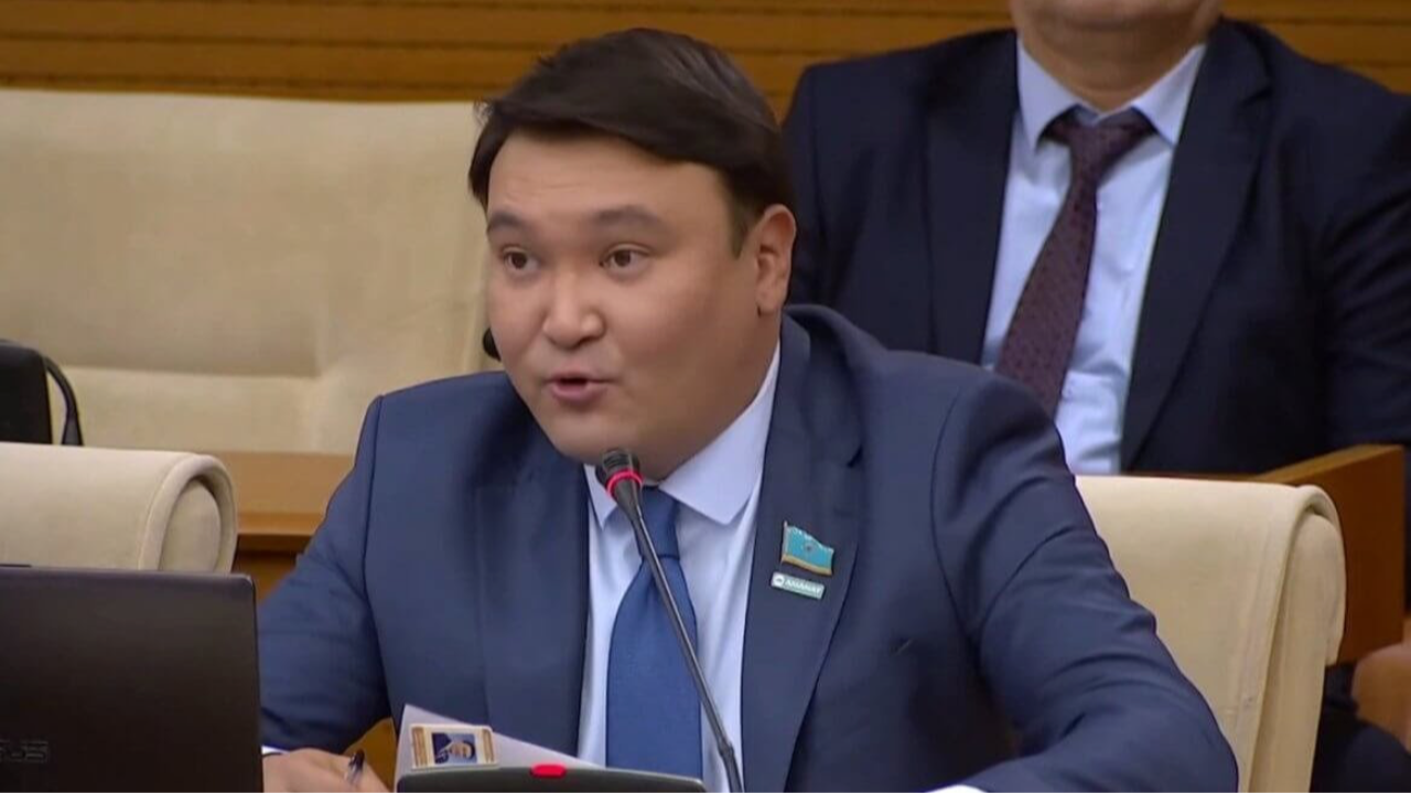 Халық Кеңесі арқылы қоғамның кең топтарын саяси өмірге тарту мүмкіндігі туады