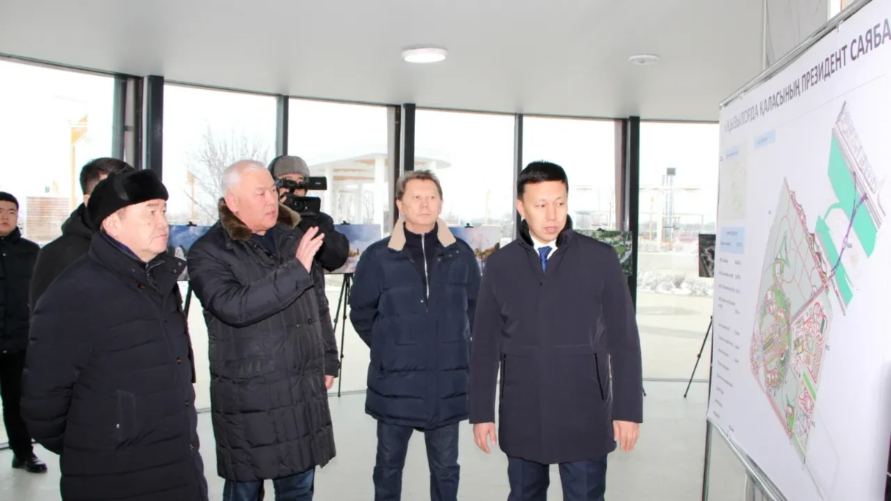 Депутаттар Қызылордадағы отандық такси сервисі мен Президенттік саябақты қайта құру барысын тексерді