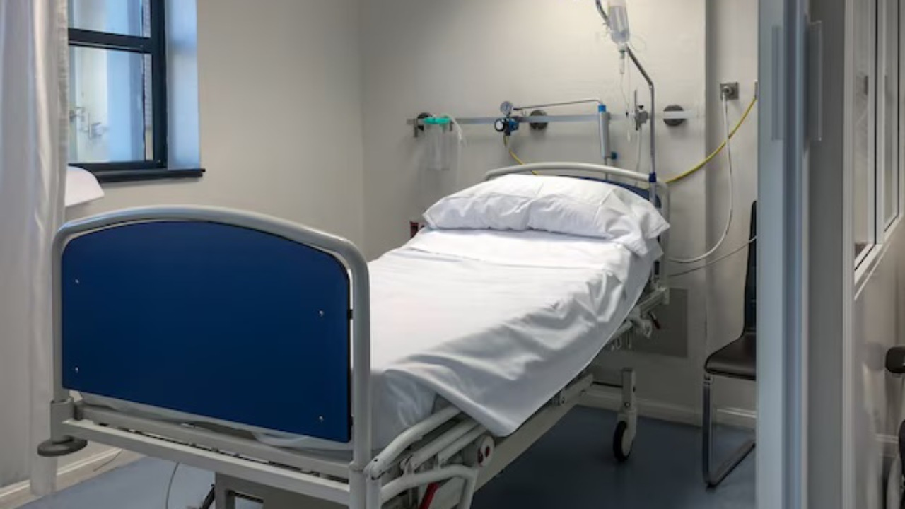 Врачи Костанайской области рассказали о состоянии рабочего после ЧП на шахте