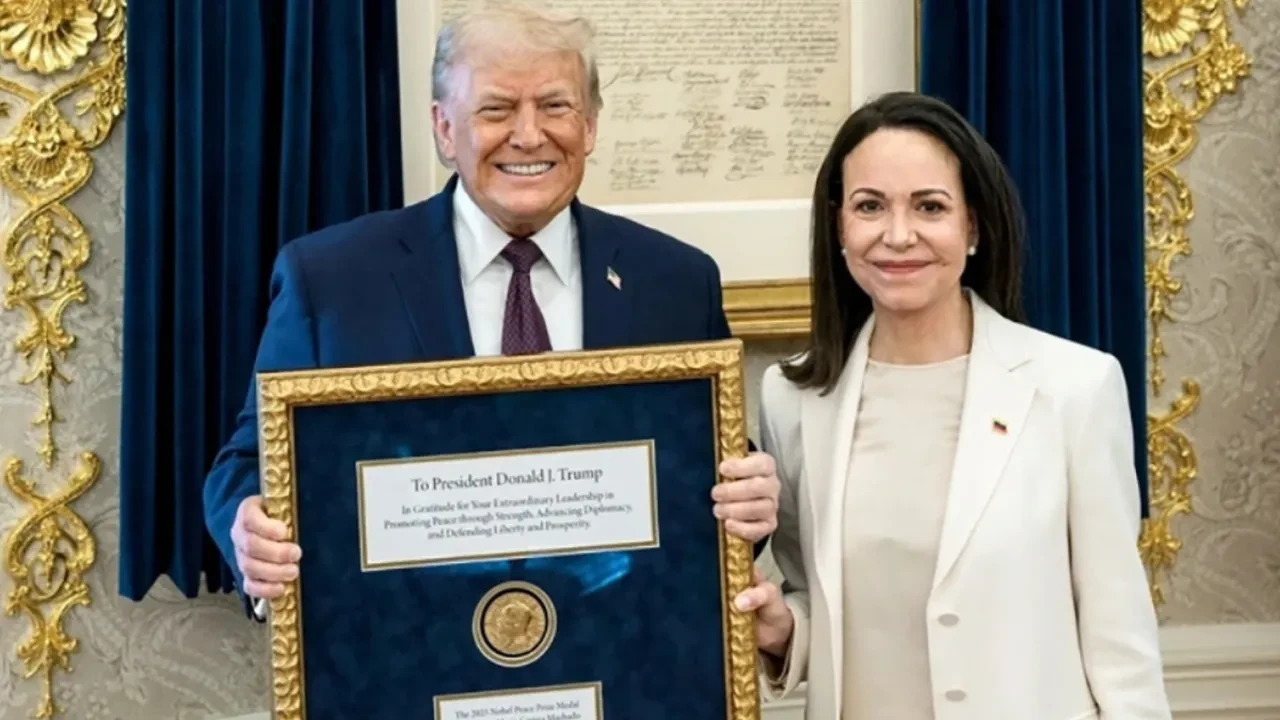 Трамп получил «Нобелевскую медаль мира» в подарок от лидера оппозиции Венесуэлы