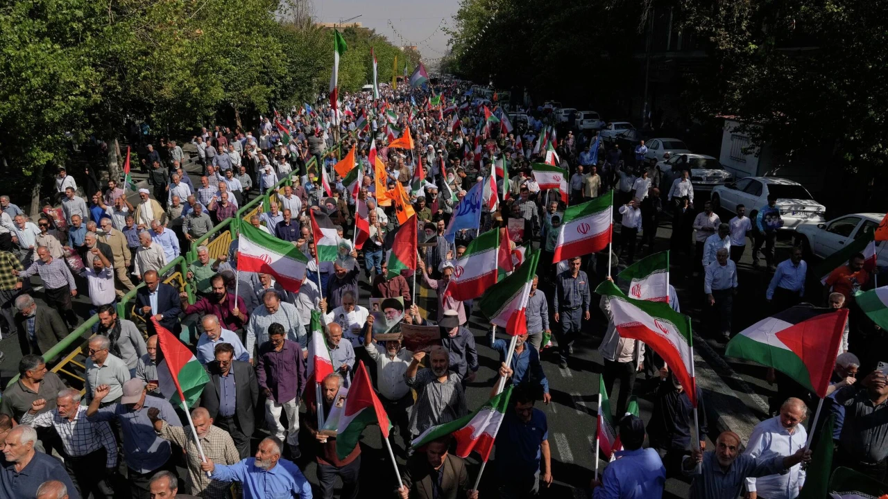 Иран билігі наразылықтар аясында азаматтарға айына 7 доллар төлеуге уәде берді