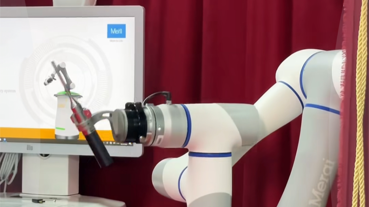 Астанада жасанды интеллекті бар MISSO хирургиялық роботы іске қосылды