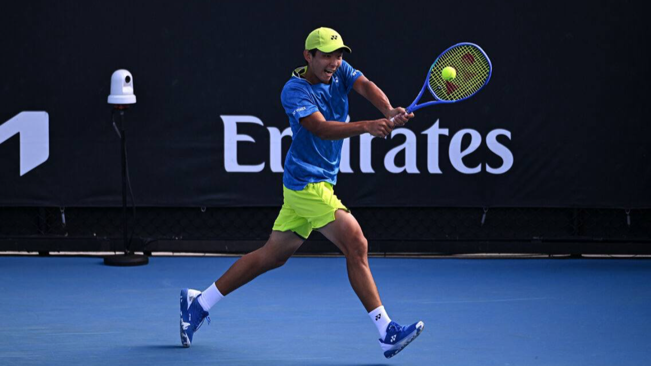 Australian Open-2026: 17 жастағы қазақстандық теннисші жарақатына қарамастан жартылай финалға шықты