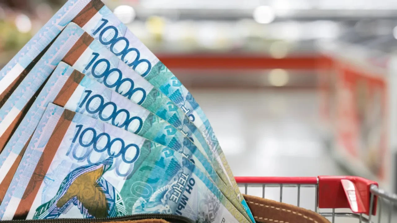 Инфляция мен бағаның қымбаттауы билікке деген сенімді төмендетіп отыр – сауалнама