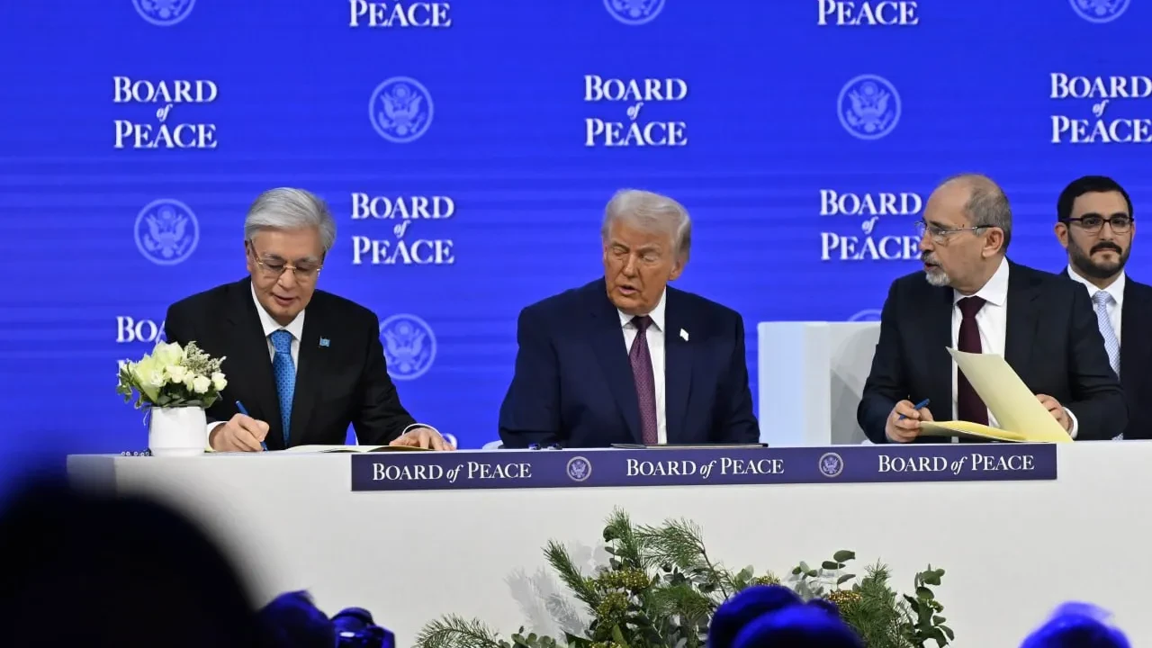 Тоқаев Бейбітшілік кеңесінің Жарғысына қол қойды