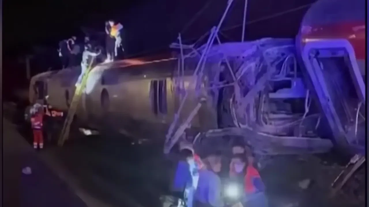 Крушение скоростного поезда в Испании: десятки погибших, около 100 пострадавших